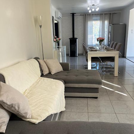 Villa Climatise Avec Piscine Et Jacuzzi Карпантра Экстерьер фото